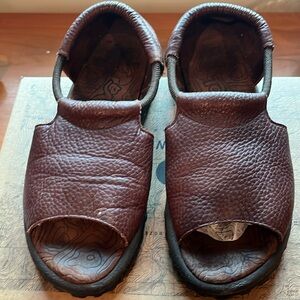 Teva sandles. Upper leather. Rubber soles.